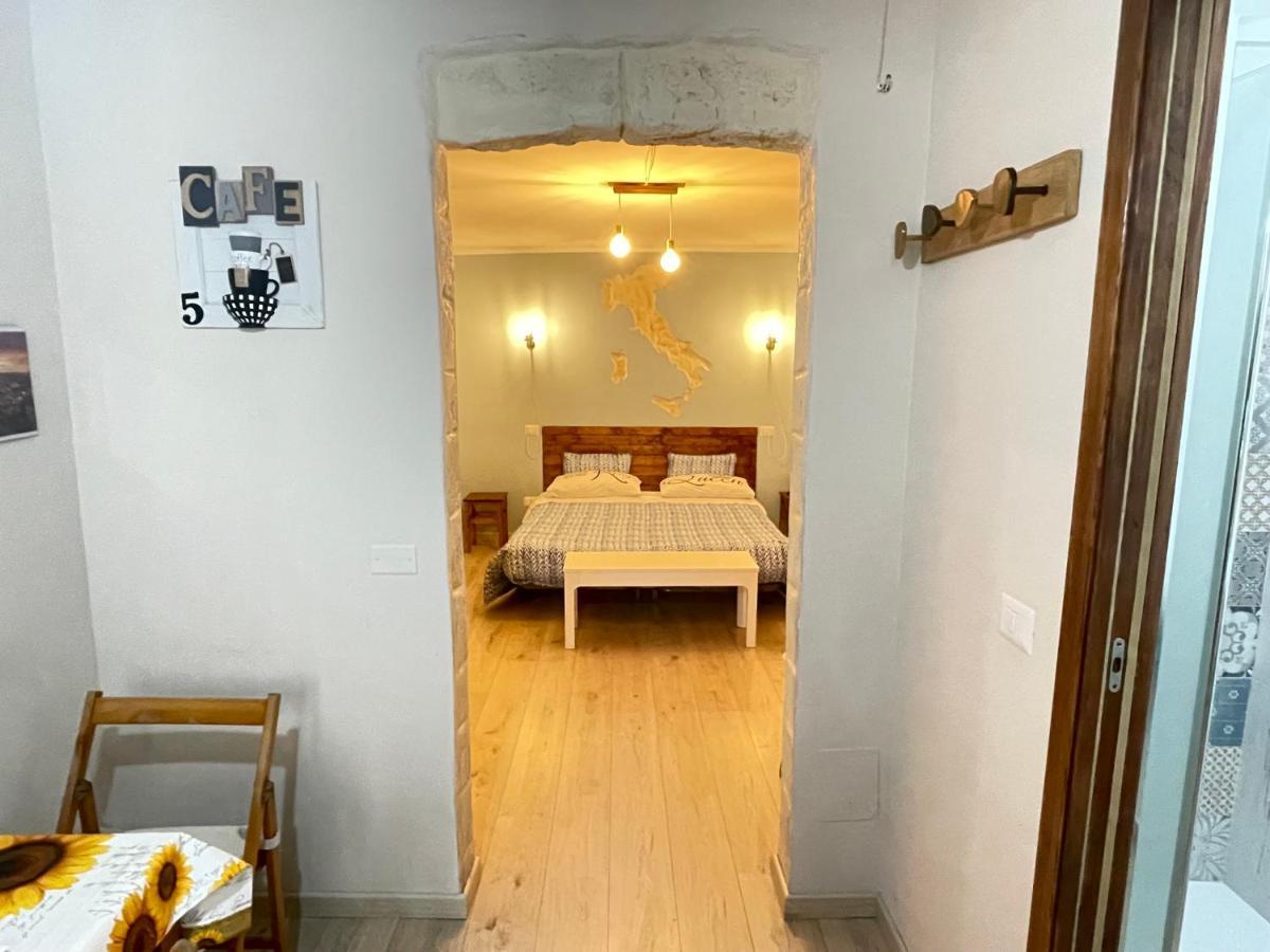 Trevisani Central Station Apartment 바리 외부 사진