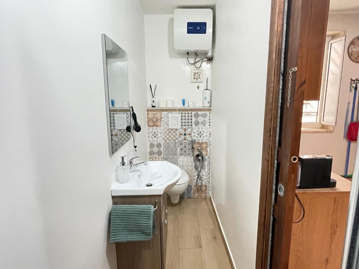 Trevisani Central Station Apartment 바리 외부 사진